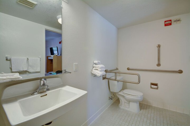 Room 30 of 51