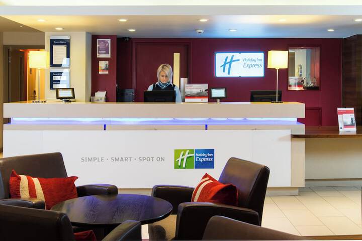 Entrance & Lobby