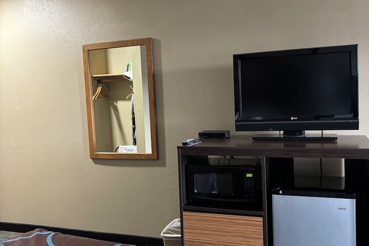 Room 23 of 57