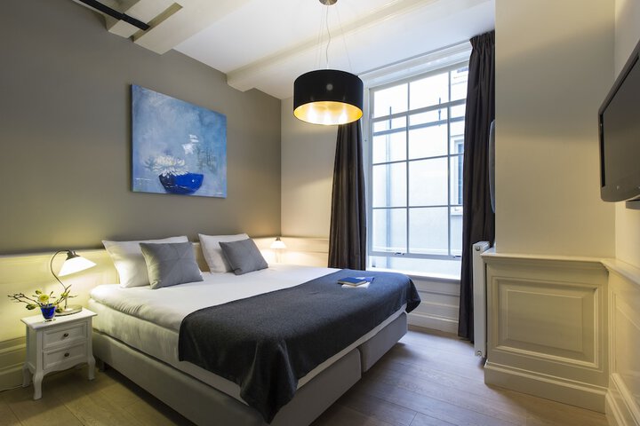 Room 7 of 80