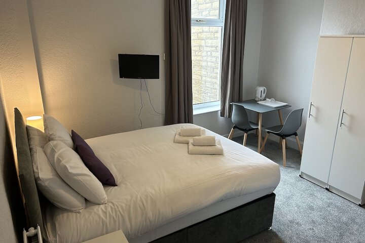 Room 2 of 31