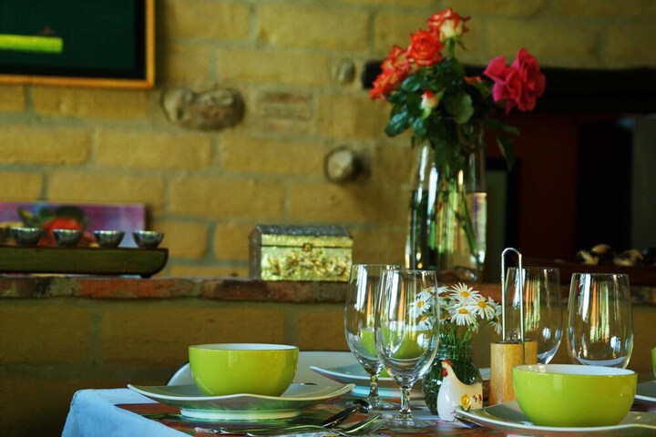 Dining 29 of 48