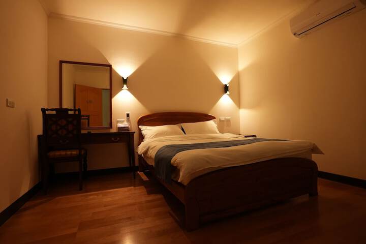 Room 20 of 37