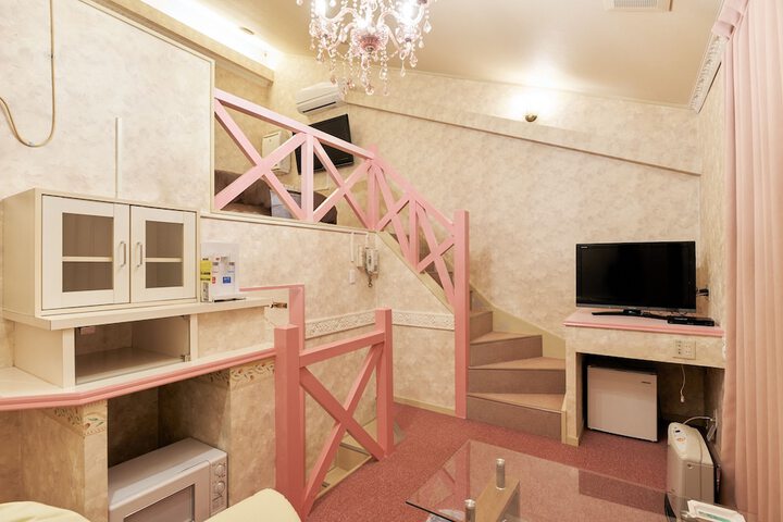 Room 6 of 28