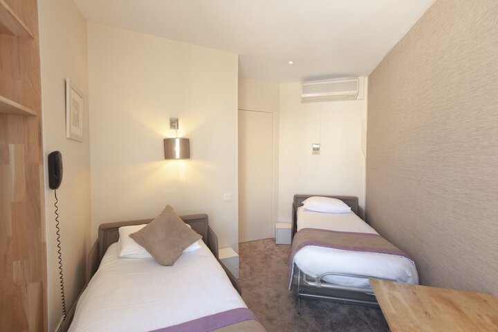 Room 15 of 52