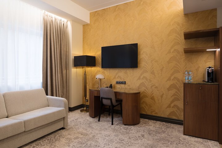 Room 32 of 78