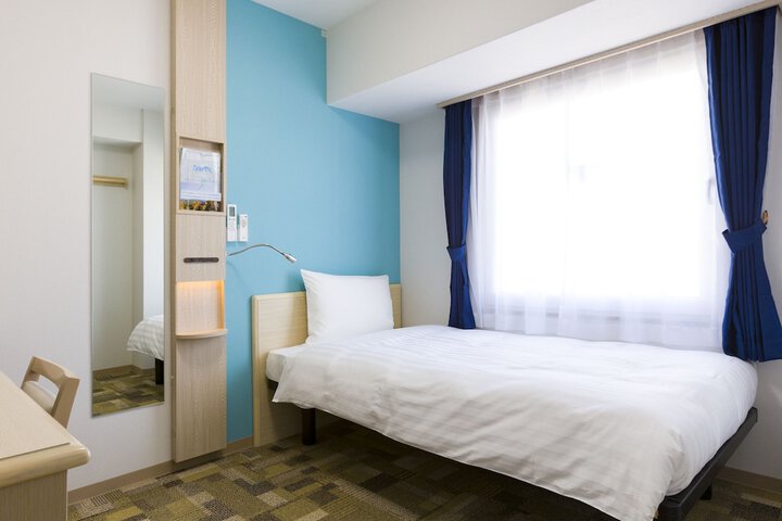 Room 18 of 51