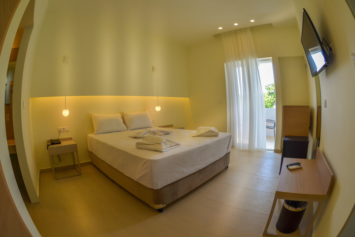 Room 12 of 37