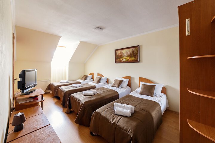 Room 14 of 38