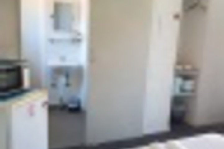 Room 100 of 108