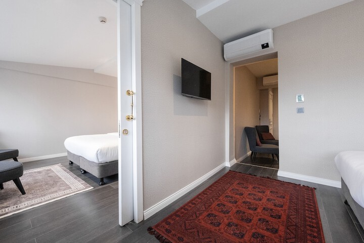 Room 72 of 184