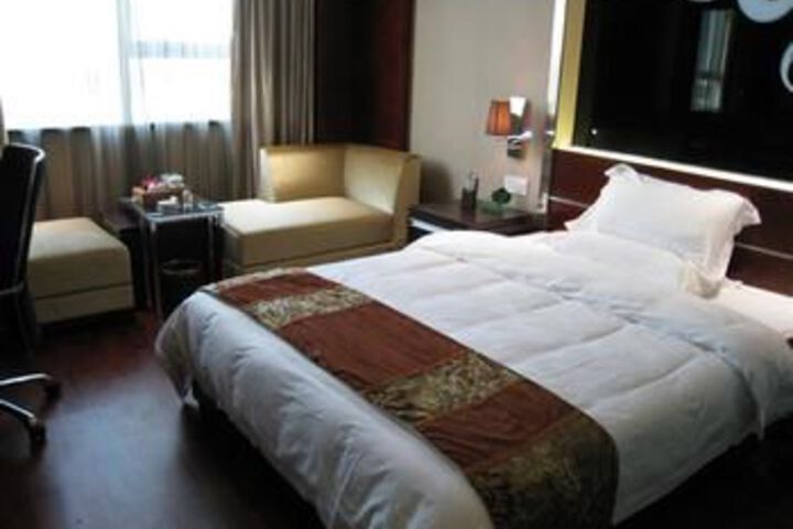 Room 10 of 24