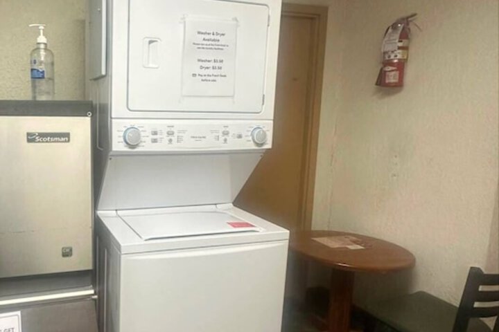 Laundry 9 of 37