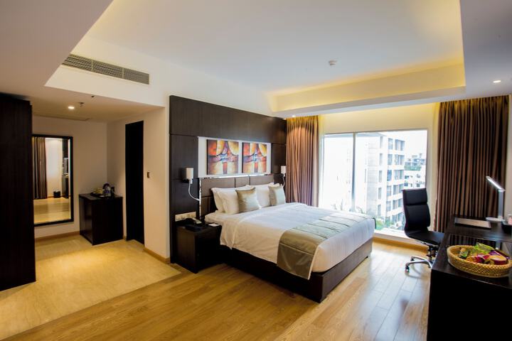 Room 32 of 102