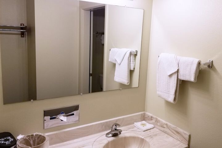Bathroom sink