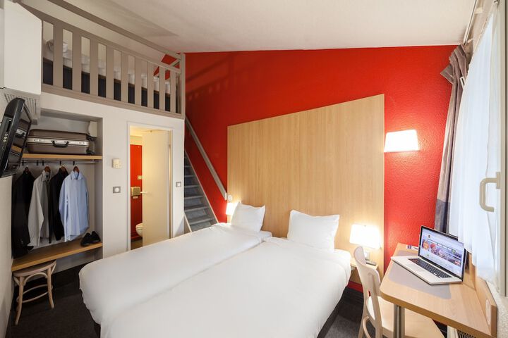 Room 14 of 43