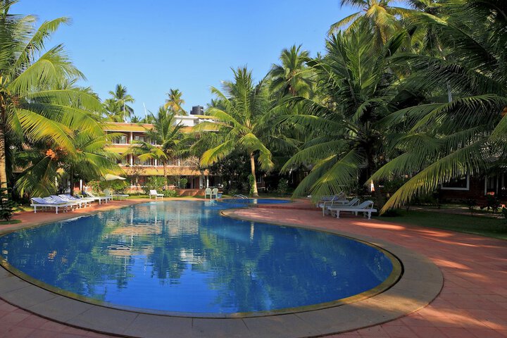 Pool Hotel