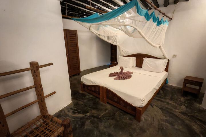 Room 8 of 52