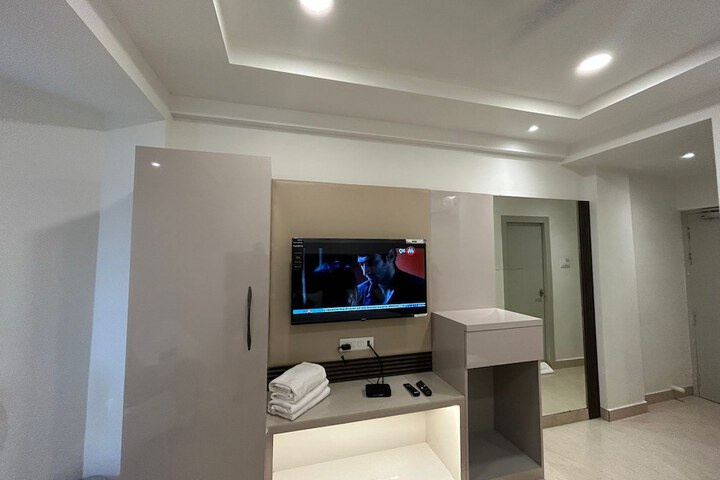Room 13 of 40