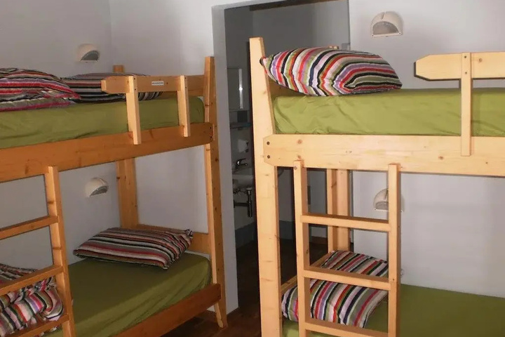 Room 5 of 13