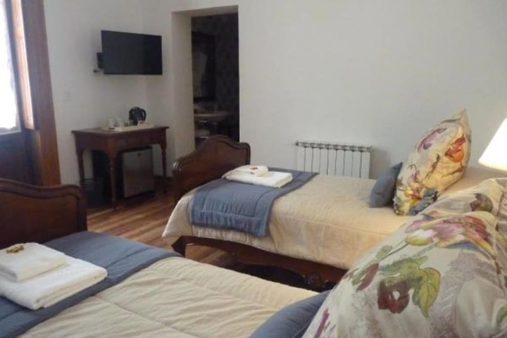 Room 5 of 33