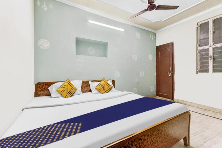SPOT ON 809792 Hotel Suraj Palace