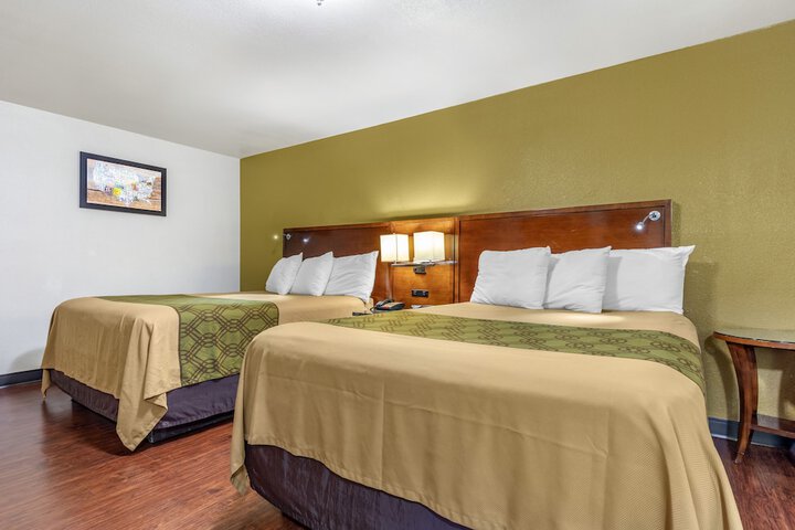 2 Queen Beds (4 of 9)