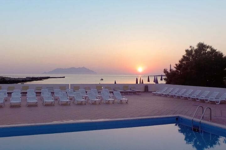 Pools & Facilities