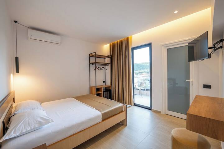 Room 37 of 74