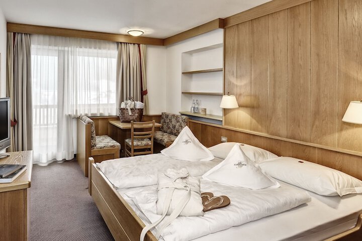Room 15 of 70