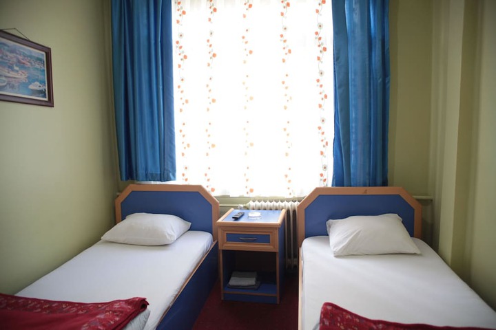 Room 3 of 6