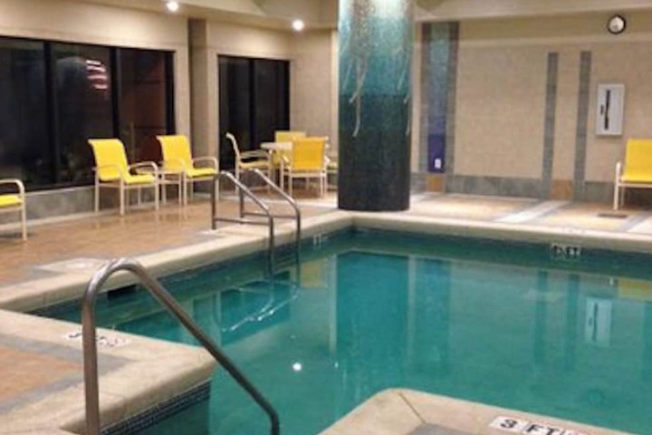 Hotel Pool