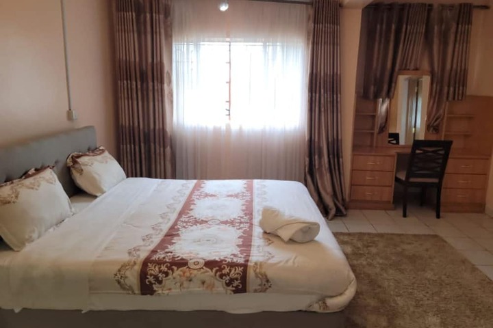 Room 4 of 20