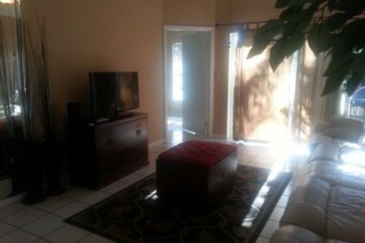 Room 9 of 11