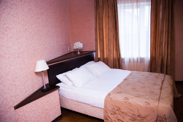 Room 17 of 77