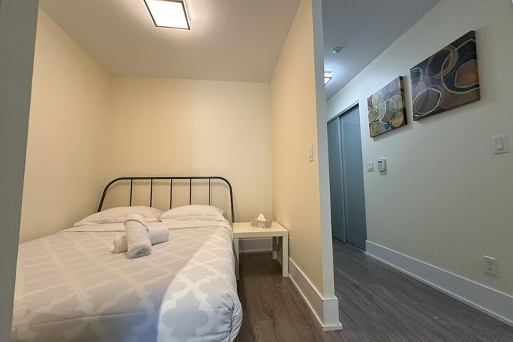Room 64 of 448