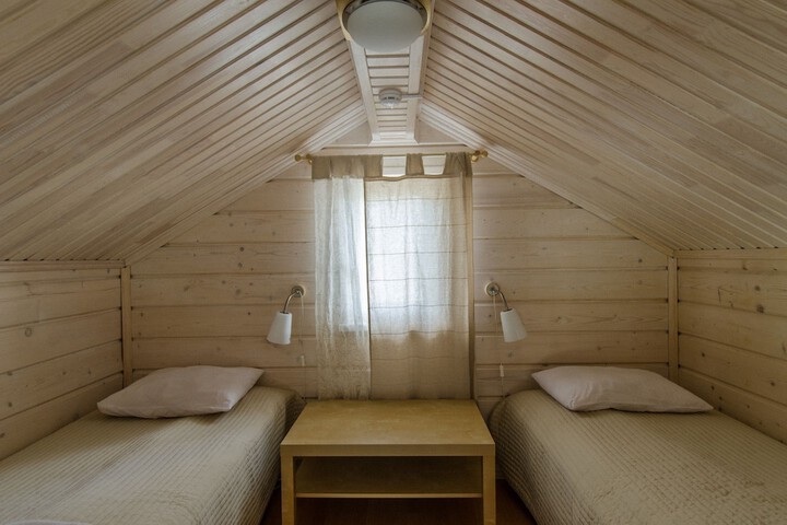 Room 9 of 43