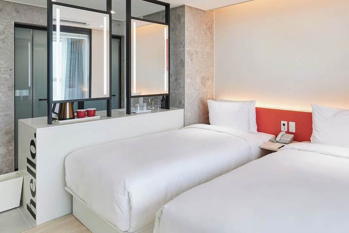 Room 10 of 56