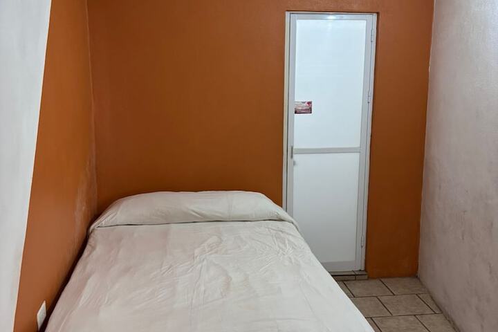 Room 27 of 70
