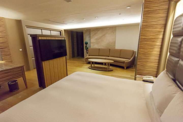 Room 29 of 66