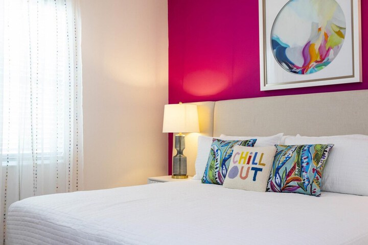 Room 25 of 40