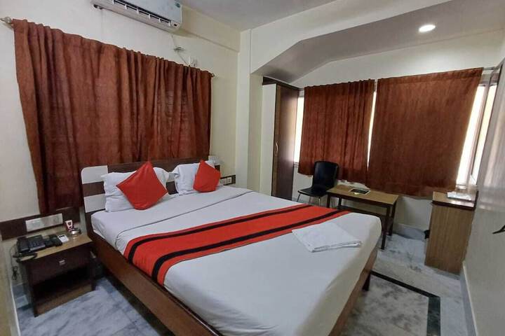 Room 4 of 24