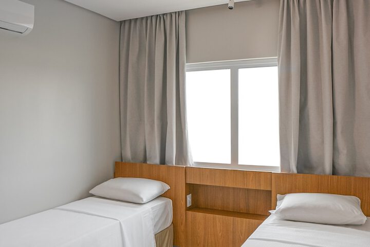 Room 4 of 27