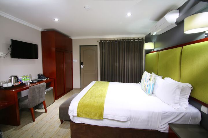 Room 13 of 113