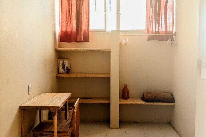 Room 8 of 20