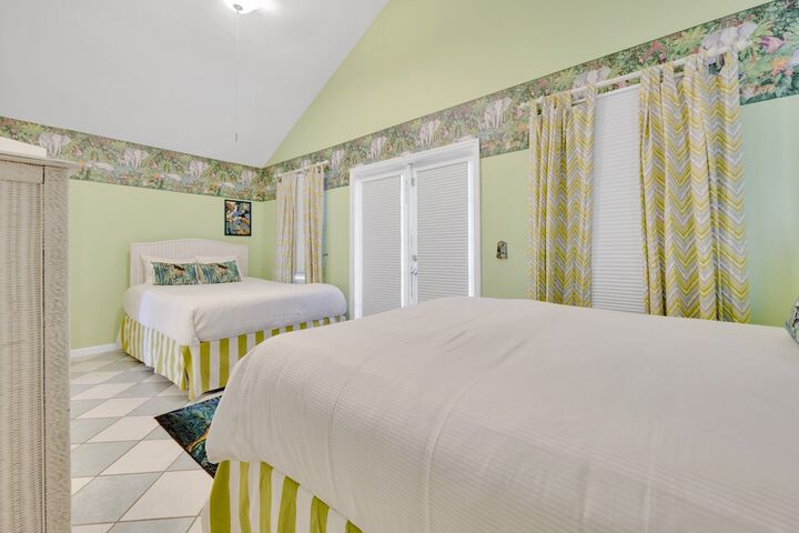 Room 25 of 711
