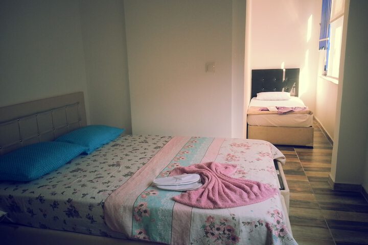 Room 5 of 27