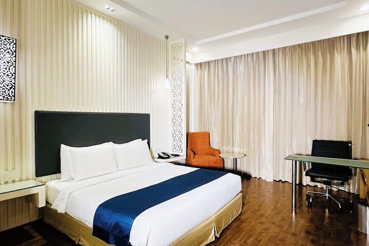 Room 7 of 39