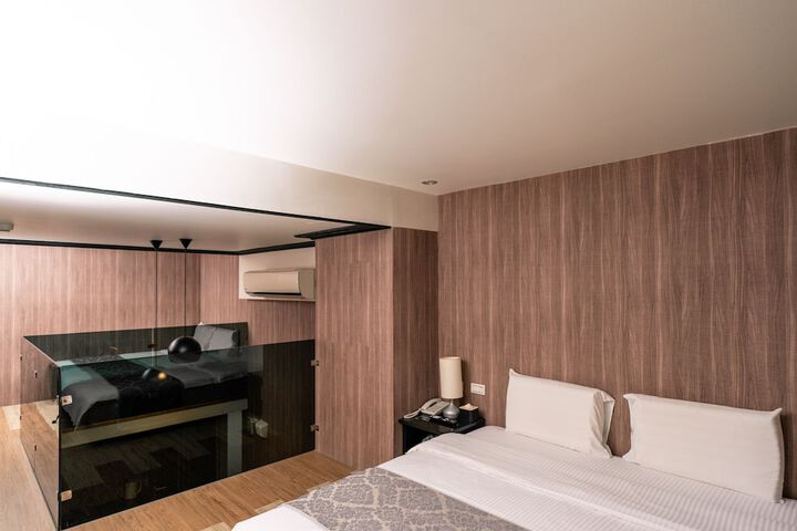 Room 15 of 60