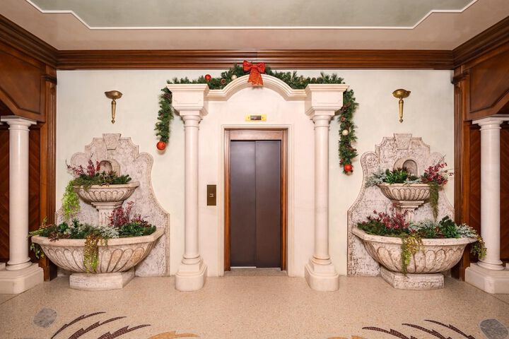 Hotel Interior 5 of 161